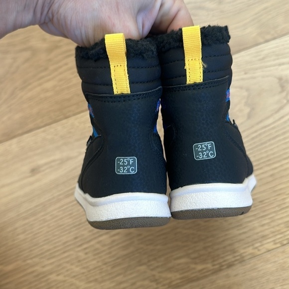 Merrell Snow Crush 3.0 Waterproof Snow Boot
BLACK/ MULTI, Size 7 NWT - Picture 3 of 5